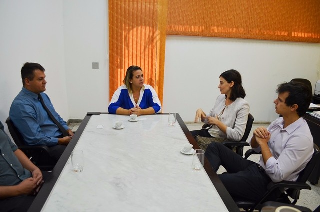 2017321_FOTO - Carla Lucena recebe visita de vereadores americanenses
